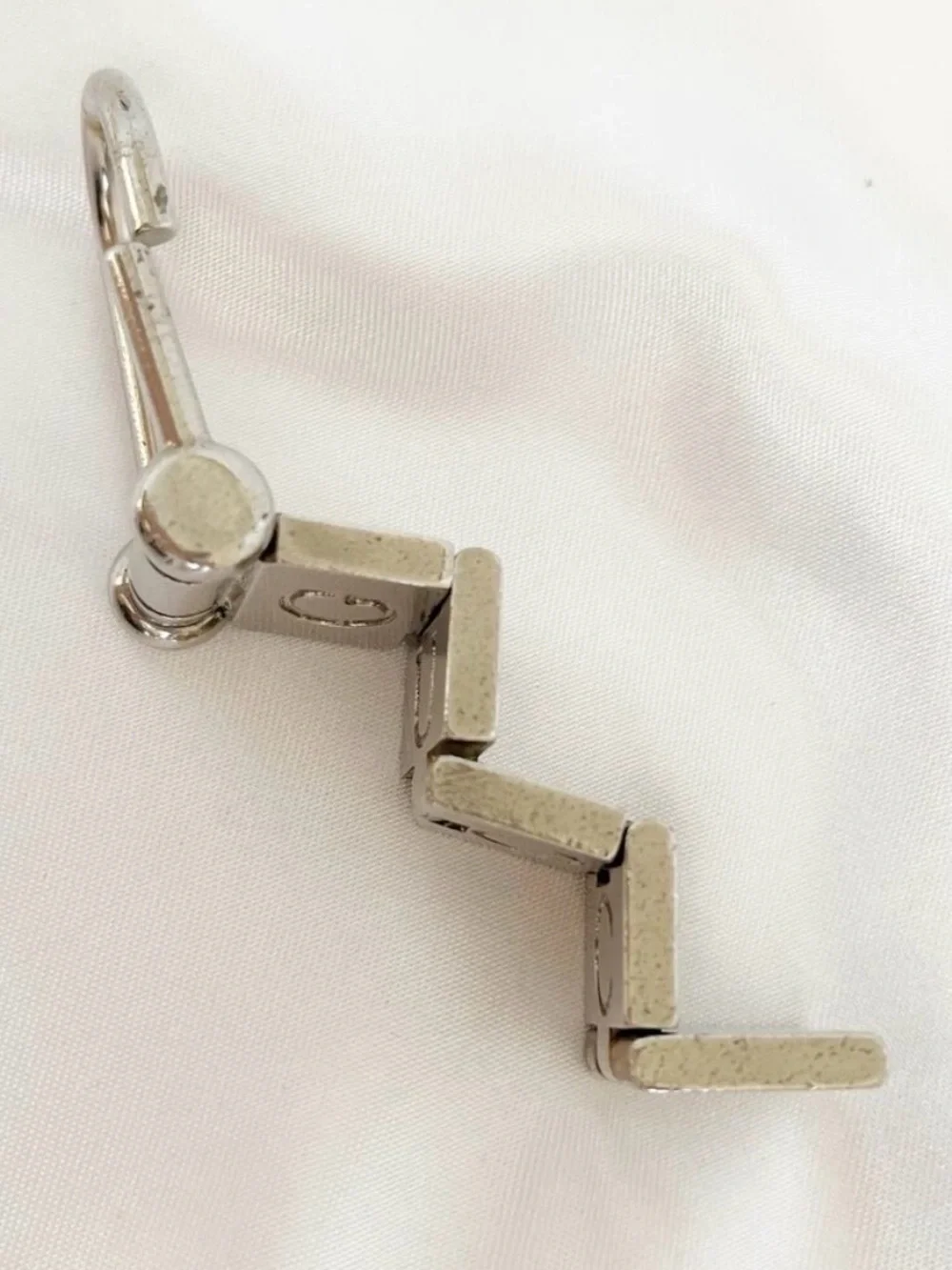 Vintage 1990s Gucci Articulated GUCCI Logo Keychain Silver Tone Made in Italy Ra